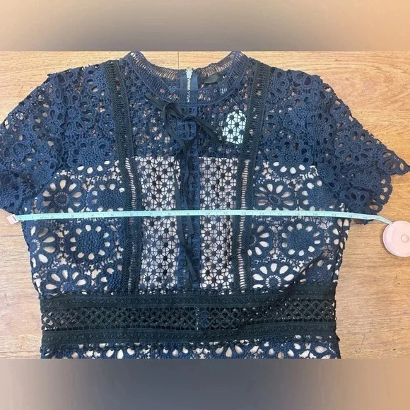 AQUA Ruffled Lace Dress - 100% Exclusive for Bloomingdale’s. Size Large - Picture 7 of 10